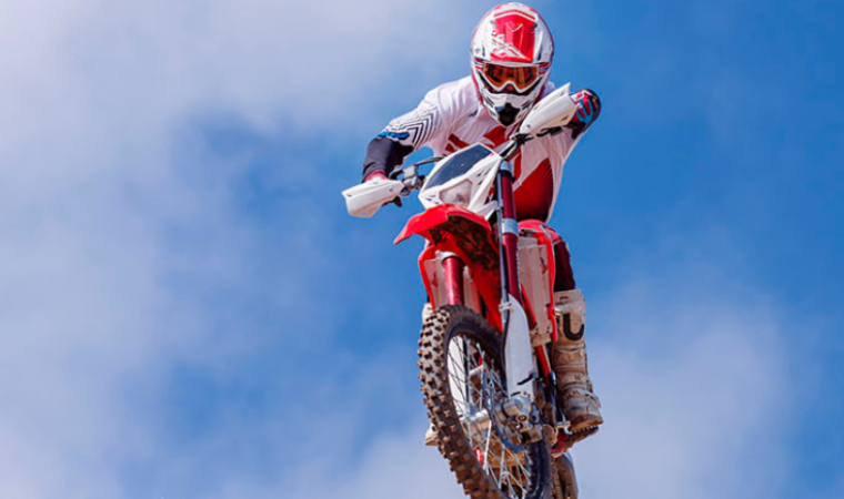 中國摩托車熱銷老撾 中老鐵路&ldquo;運摩&rdquo;專列