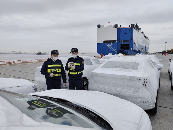 【汽車出口貿易】“上海-波斯灣”汽車船班輪航線開通首航(圖1)